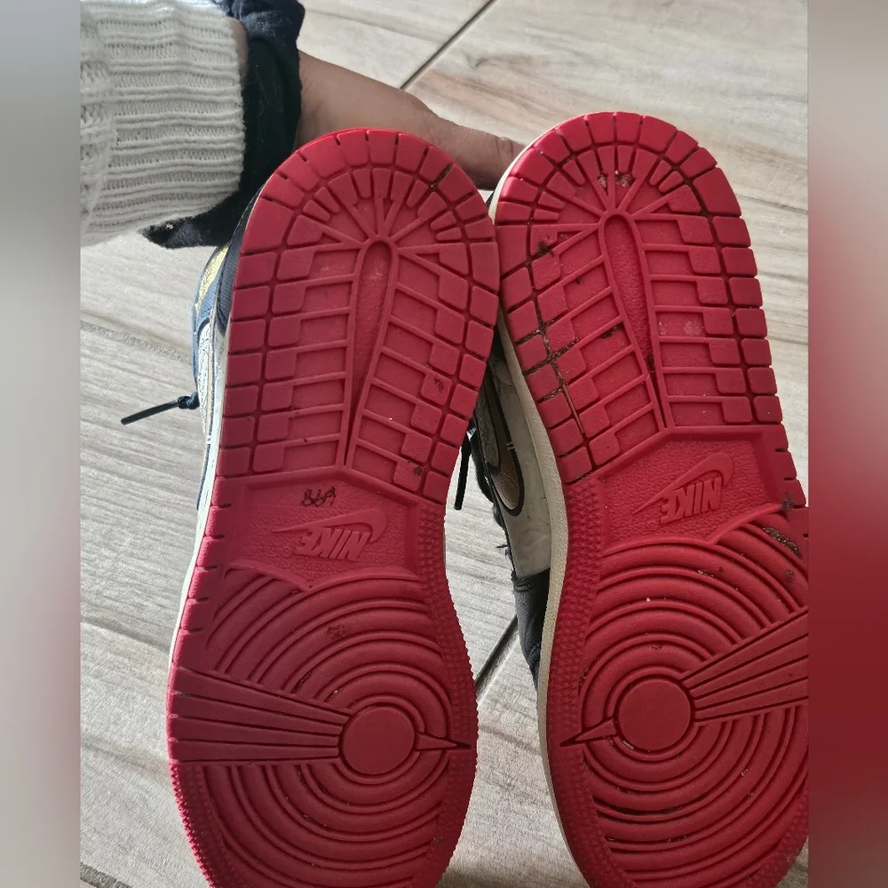 Jordan 1 Kids Mid SE Take Flight Gold Swoosh  Sneaker 4.5Y - Picture 14 of 15